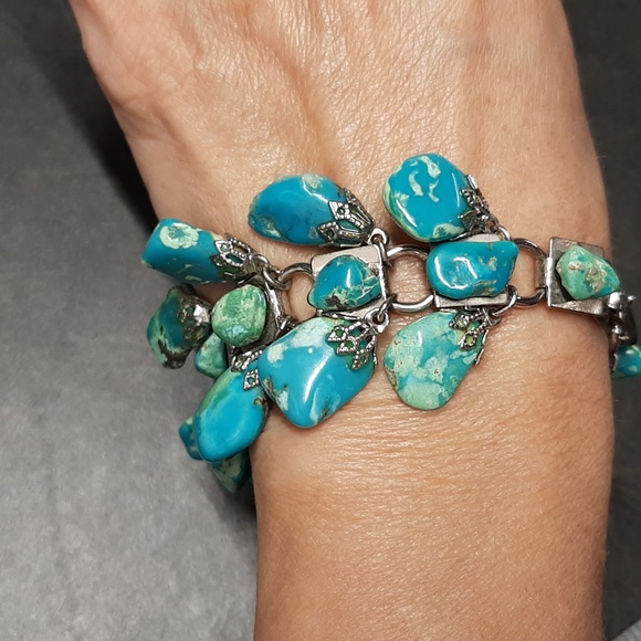 Silver tone multi-stone Turquoise Charm style 7" Bracelet - Picture 4 of 4